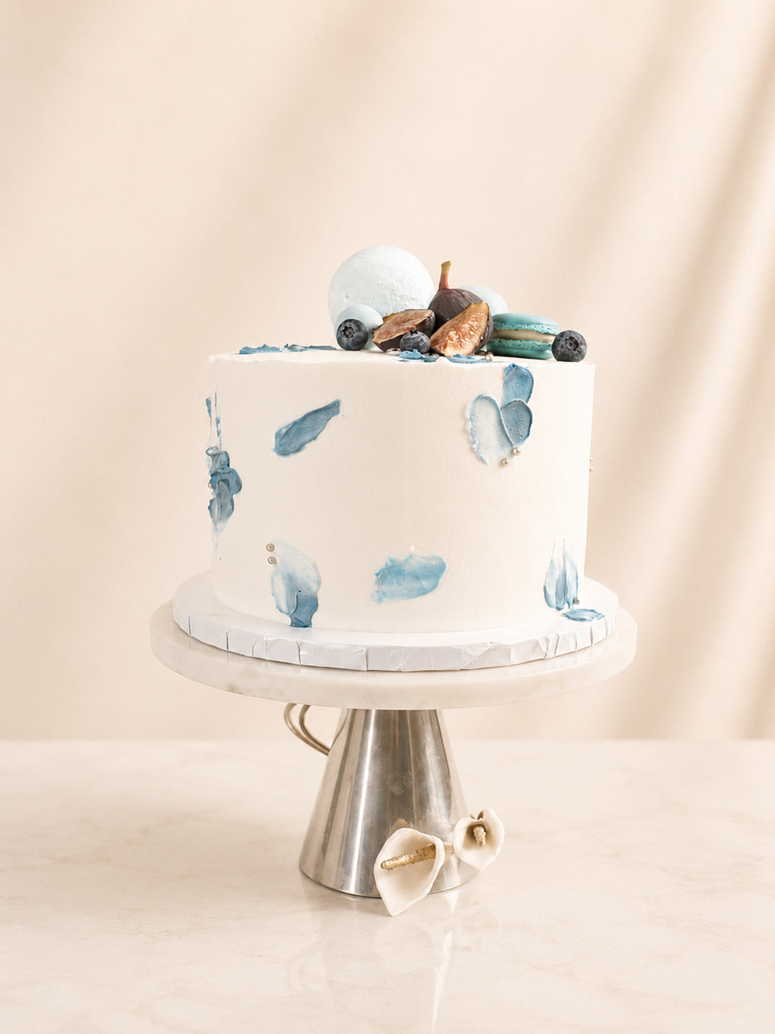Chic Birthday Cakes